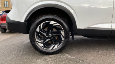 Nissan Qashqai 1.3 DiG-T MH 158 N-Connecta 5dr Petrol Hatchback